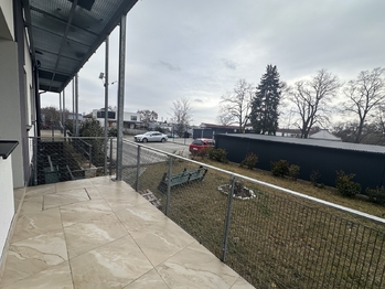 Terasa - Pronájem bytu 2+kk v osobním vlastnictví 58 m², Milovice