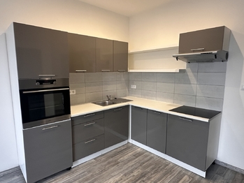 Pronájem bytu 2+kk v osobním vlastnictví 58 m², Milovice