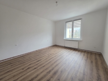 pokoj 2 - Pronájem bytu 2+1 v osobním vlastnictví 65 m², Teplice