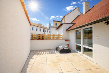 terasa - Pronájem bytu 2+kk v osobním vlastnictví 67 m², Kladno