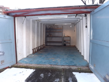 Prodej garáže 18 m², Adamov