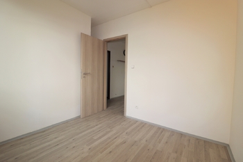 2. pokoj - Pronájem bytu 2+kk v osobním vlastnictví 43 m², Praha 9 - Černý Most