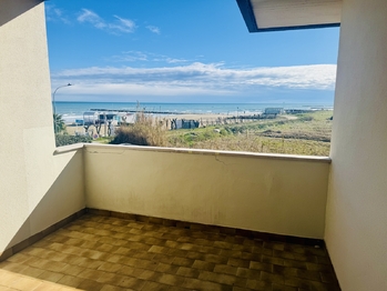 výhled z balkonu z obyvacího pokoje orientace na východ  - Prodej bytu 2+kk v osobním vlastnictví 53 m², Silvi