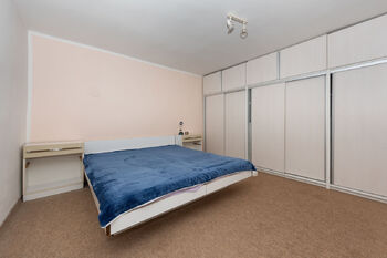 Ložnice v patře - Prodej chaty / chalupy 90 m², Manětín