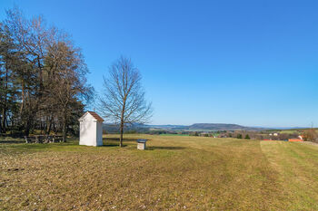 Nad obcí - Prodej chaty / chalupy 90 m², Manětín
