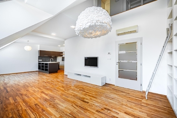 Pronájem bytu 6 a více v osobním vlastnictví 200 m², Praha 7 - Bubeneč