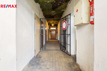 Prodej obchodních prostor 129 m², Milín