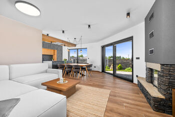 kuchyně s obývacím pokojem - Prodej domu 160 m², Mladošovice