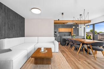 kuchyně s obývacím pokojem - Prodej domu 160 m², Mladošovice