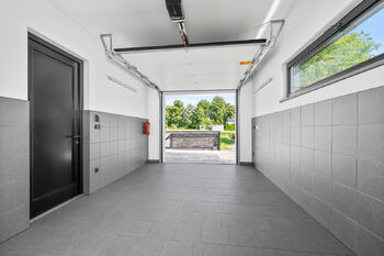 garáž - Prodej domu 160 m², Mladošovice