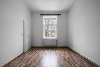 Byt 1+1 - 2.NP - Prodej nájemního domu 620 m², Hronov