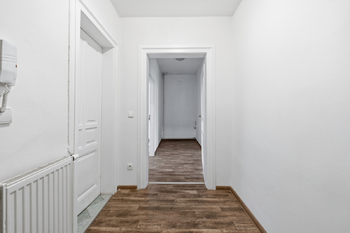 Byt 1+1 - 2.NP - Prodej nájemního domu 620 m², Hronov