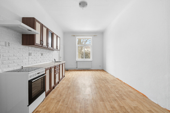 Byt 2+kk - 3.NP - Prodej nájemního domu 620 m², Hronov