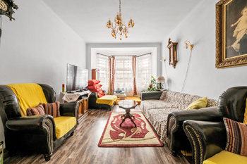 Byt 3+1 - 3.NP - Prodej nájemního domu 620 m², Hronov