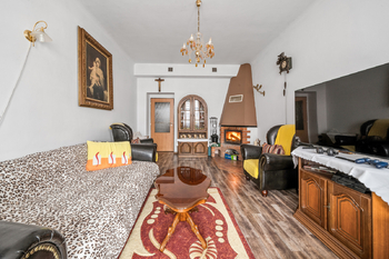 Byt 3+1 - 3.NP - Prodej nájemního domu 620 m², Hronov