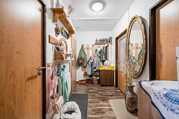 Byt 3+1 - 3.NP - Prodej nájemního domu 620 m², Hronov