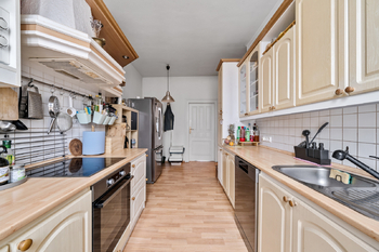 Byt 4+1 - 4.NP - Prodej nájemního domu 620 m², Hronov