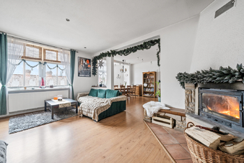 Byt 4+1 - 4.NP - Prodej nájemního domu 620 m², Hronov