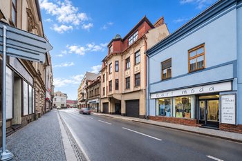Prodej nájemního (činžovního) domu 620 m², Hronov