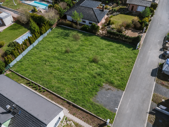 Prodej pozemku 800 m², Zdiby