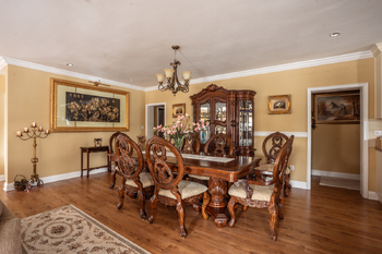 Jídelní kout  - Prodej domu 597 m², Tochovice