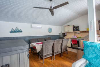 Letní krytá zahrada s letní kuchyní - Prodej domu 597 m², Tochovice