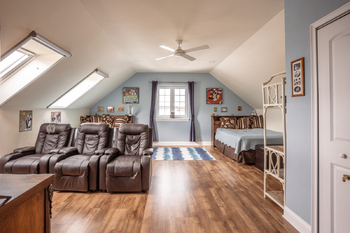 Prostorný dětský pokoj v patře domu  - Prodej domu 597 m², Tochovice