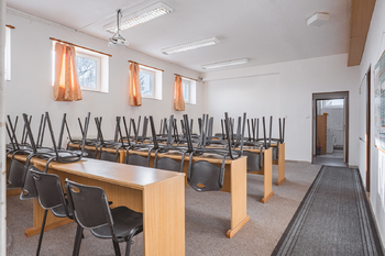 Prodej pozemku 34555 m², Okříšky