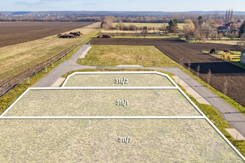 Prodej pozemku 873 m², Chotusice