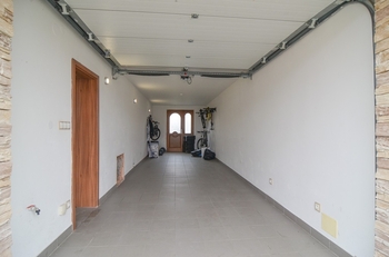 Garáž - Prodej domu 179 m², Rakvice