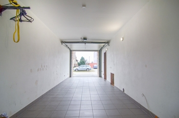 Garáž - Prodej domu 179 m², Rakvice