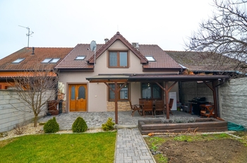 Prodej domu 179 m², Rakvice