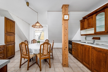 byt ve 2.NP_obývací pokos s kk - Prodej pozemku 740 m², České Budějovice