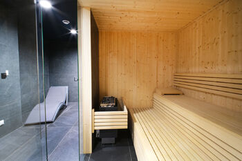 +420 776 335 999, ladislav.urbancik@re-max.cz - Prodej bytu 1+kk v osobním vlastnictví 56 m², Zarzecze