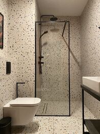 +420 776 335 999, ladislav.urbancik@re-max.cz - Prodej bytu 1+kk v osobním vlastnictví 56 m², Zarzecze