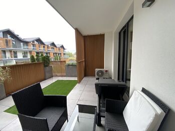 +420 776 335 999, ladislav.urbancik@re-max.cz - Prodej bytu 1+kk v osobním vlastnictví 56 m², Zarzecze