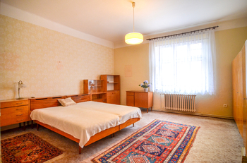 Ložnice - Prodej bytu 3+1 v osobním vlastnictví 293 m², Břeclav