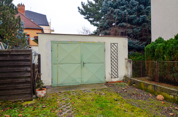 garáž - Prodej bytu 3+1 v osobním vlastnictví 293 m², Břeclav