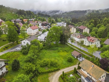 Prodej pozemku 693 m², REG