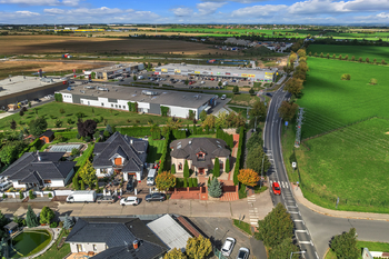 Pronájem domu 285 m², Šestajovice