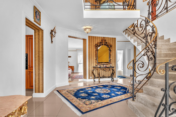 Pronájem domu 285 m², Šestajovice