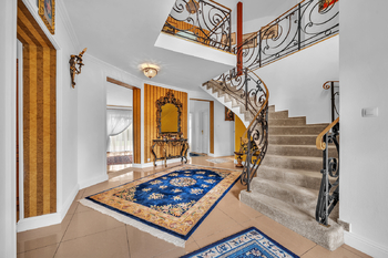 Pronájem domu 285 m², Šestajovice