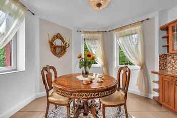 Pronájem domu 285 m², Šestajovice