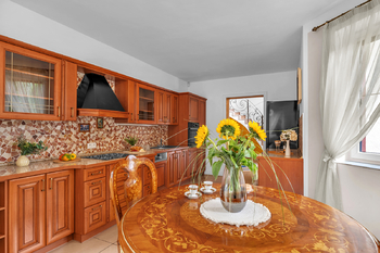 Pronájem domu 285 m², Šestajovice