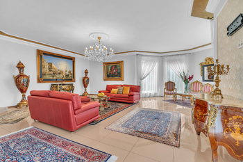 Pronájem domu 285 m², Šestajovice