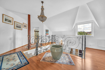 Pronájem domu 285 m², Šestajovice