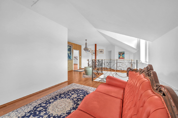 Pronájem domu 285 m², Šestajovice