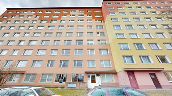 pohled na dům z ulice - Prodej bytu 4+kk v družstevním vlastnictví 72 m², Praha 4 - Michle