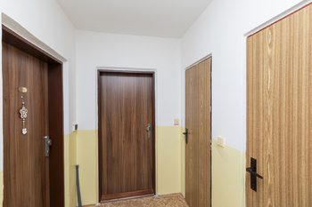 Vstup do bytu a komora - Pronájem bytu 2+kk v osobním vlastnictví 40 m², Litoměřice