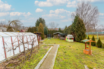 Prodej pozemku 924 m², Straškov-Vodochody